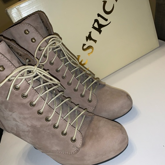 Leather Snake & Veggie Snake Bootie - Picture 2 of 3